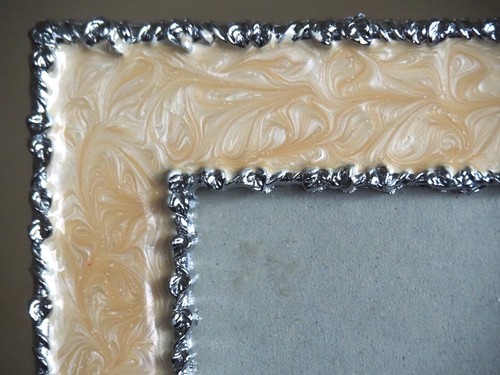 Picture Frame Silver-tone Metal Enameled Peach coloured Easel-Back - Picture 6 of 13