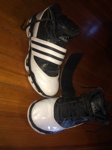 size 10 women's basketball shoes