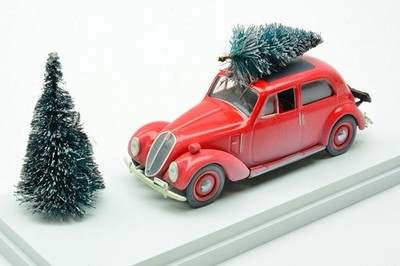 Rio FIAT 1500 CHRISTMAS EDITION W/FIGURE SANTA CLAUS 1:43