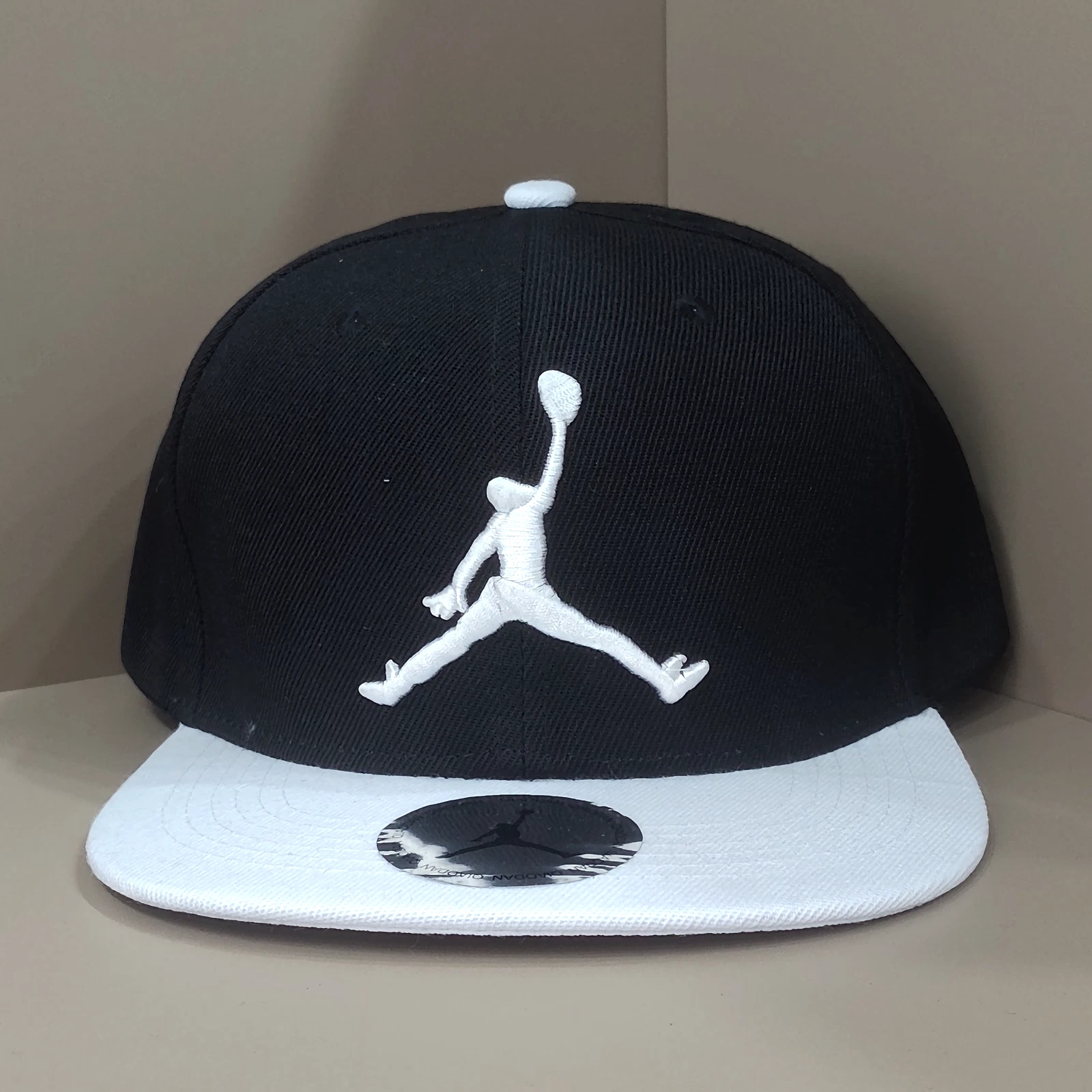 Jordan Outdoor White Label Black White Block Print Flat Brim Cap Adjustable
Opens in a new window or