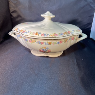 Vintage Taylor Smith  Handled Covered Serving Tureen Vegetable Dish USA 10425