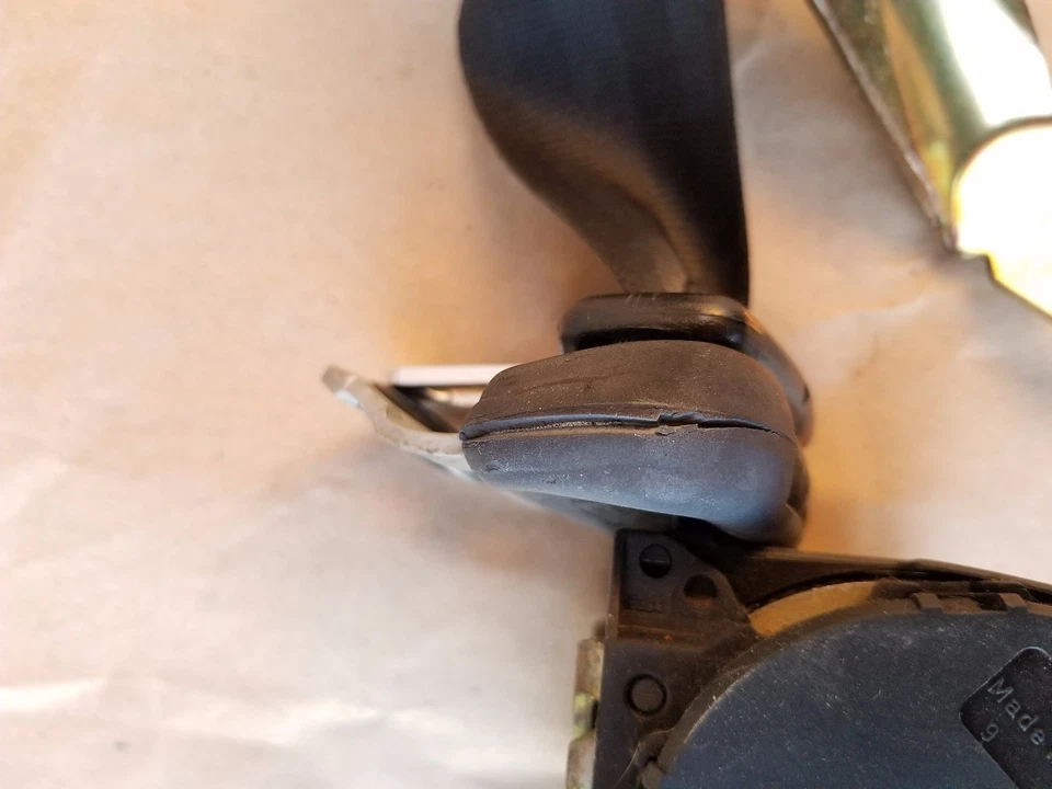 Cinturón de seguridad trasero derecho original Volkswagen Corrado G60 SLC Foto 4 de 4