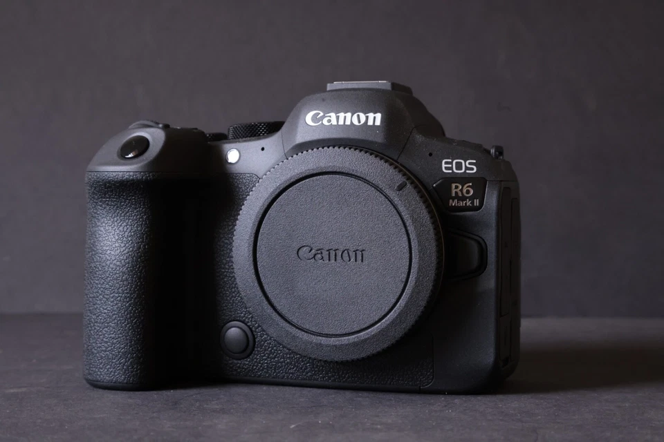 Canon EOS R6 Mark II Body 0% Auslösungen, Vom Händler - Bild 2 von 4