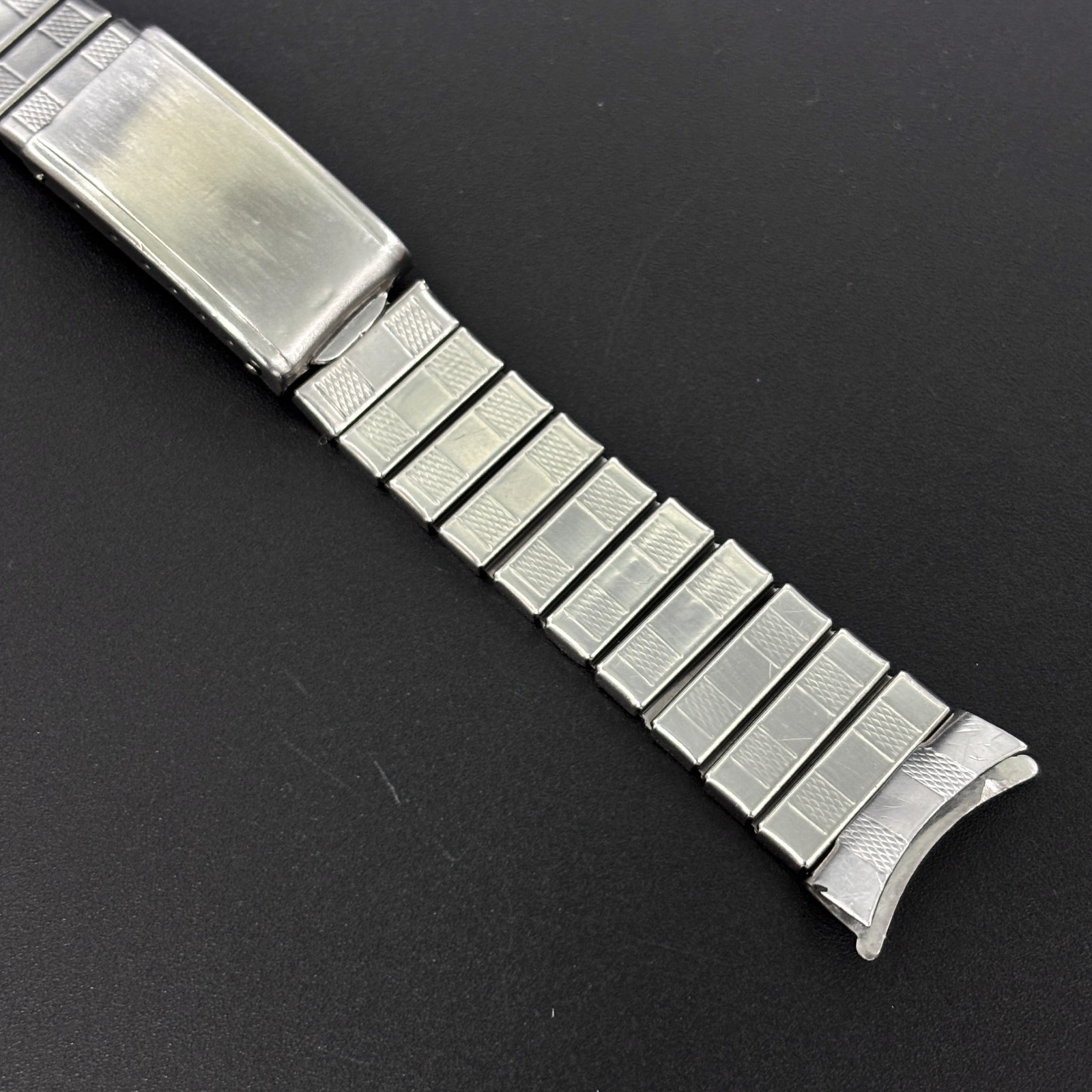 MM Gay Vintage Curved Steel Freres St, 18 Men Watch Links Swiss GF Bracelet End - vintagewatches.pk