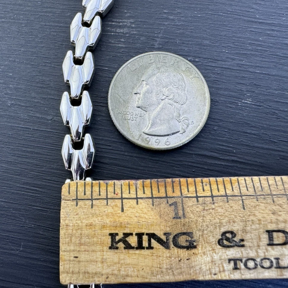 14k gold Reversible yellow and white gold Pantera link bracelet 7.25in 8.2grams - Image 3 of 4