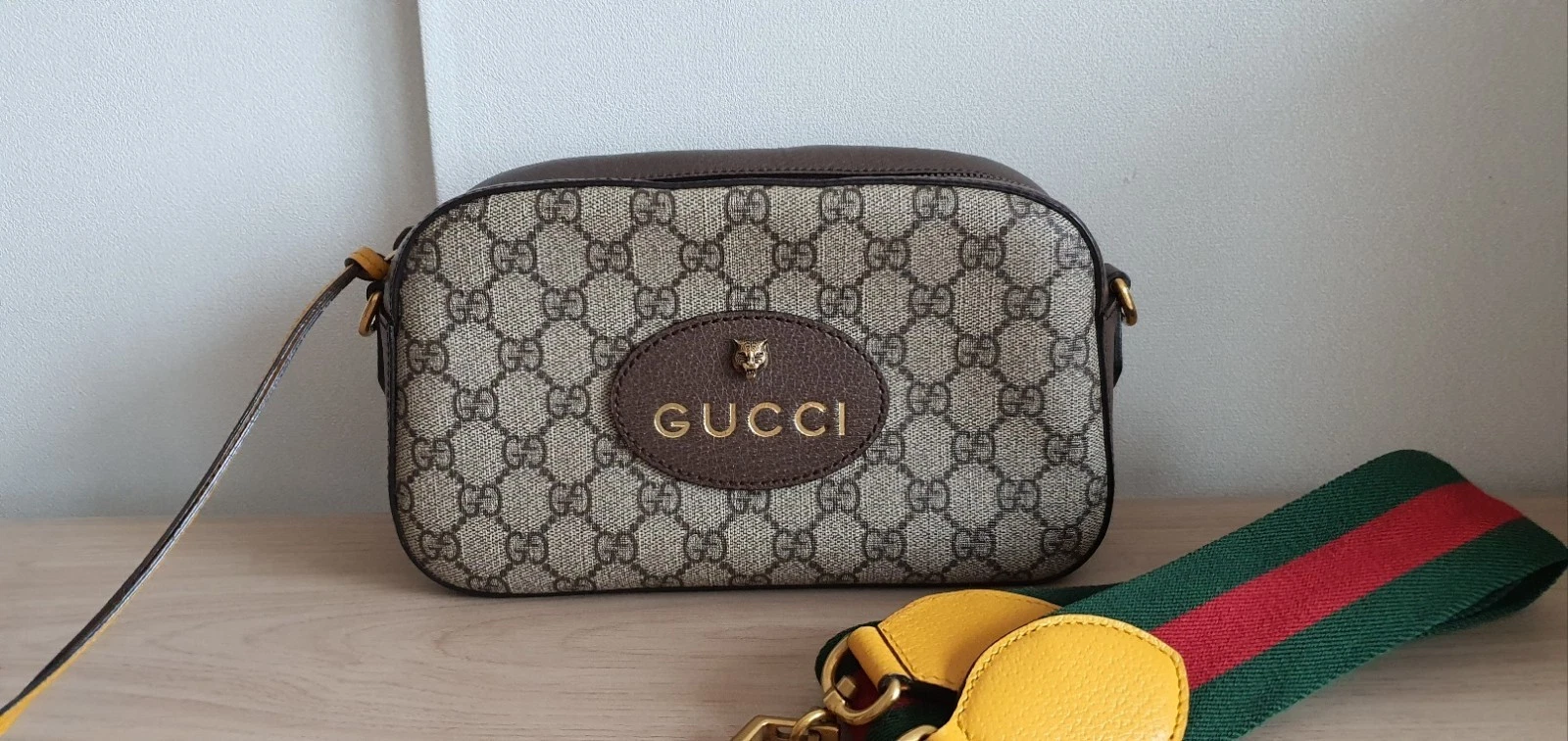Sac bandoulière 100% authentique Gucci Supreme Neo vintage messager bag