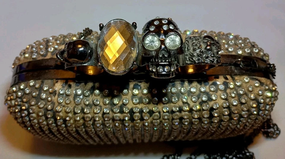 Cartera sin asas con nudillos - Estampado de leopardo - Muy brillante - Tiene cadena 4 bandolera Foto 2 de 4