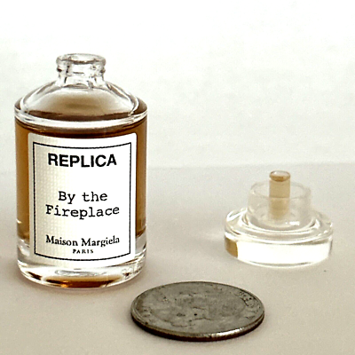 Maison Margiela（マルタンマルジェラREPLICA ミリタリー Maison Margiela Replica by The Fire Place EDT Perfume Mini Travel