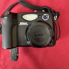 Nikon Coolpix 5400 Camera with Case