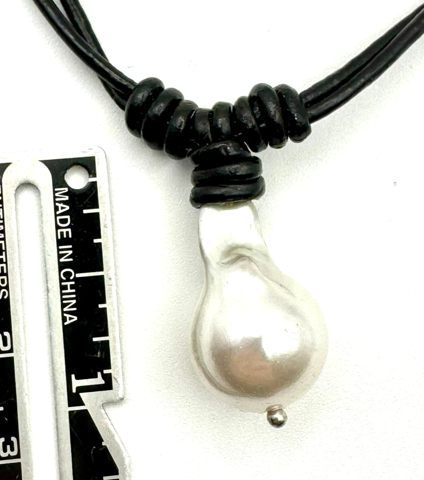 Baroque Pearl and Leather Cord Necklace Irregular FREE SHIPPING Women's Fashion - Image 3 of 4