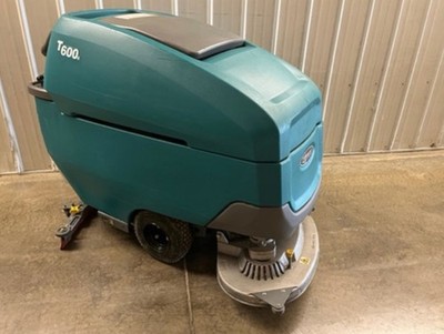 Tennant T600e 32'' Disk Floor Scrubber