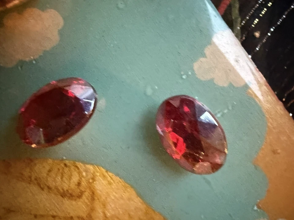 Granate Escarlata Rubí Rosa Brillo AB Corte Esmeralda Estrás Lámina de Vidrio ¡Gema Trasera! Foto 2 de 4