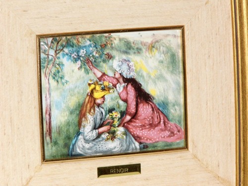 TABLEAU RENOIR PEINTURE ÉMAUX FILLES CUEILLETTE FLEURS A UNE PRE EXCELLENT ETAT - Picture 5 of 10