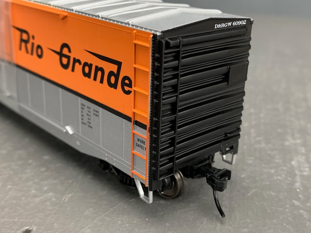 HO Scale Rivarossi D&RGW 50' Plug Door Box Car #60902 HO2434/TW