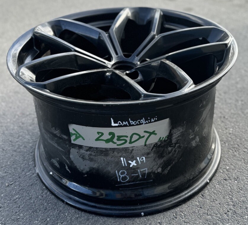 Lamborghini Huracan Evo OEM 19" Black Rear Kari Wheel Only #R2 #0007 W2