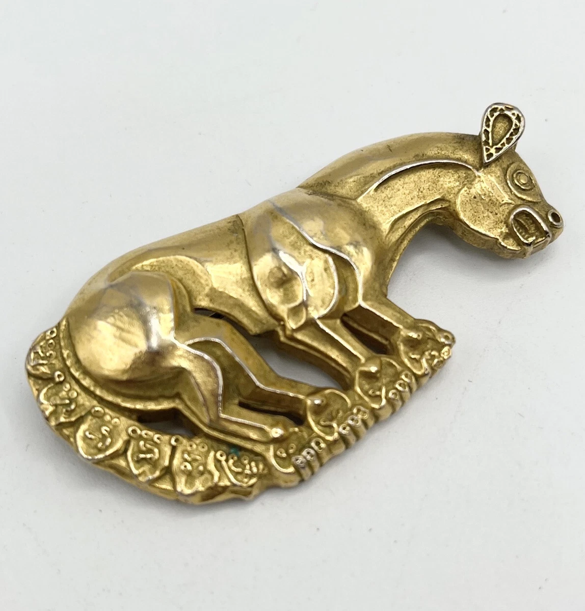 Mma brooch deals