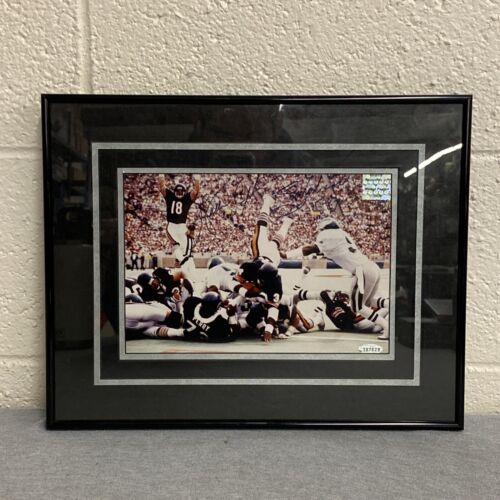 Walter Payton Inscribed "Sweetness 75-87" Framed Autograph 8"x10" Photo Steiner - Picture 1 of 5