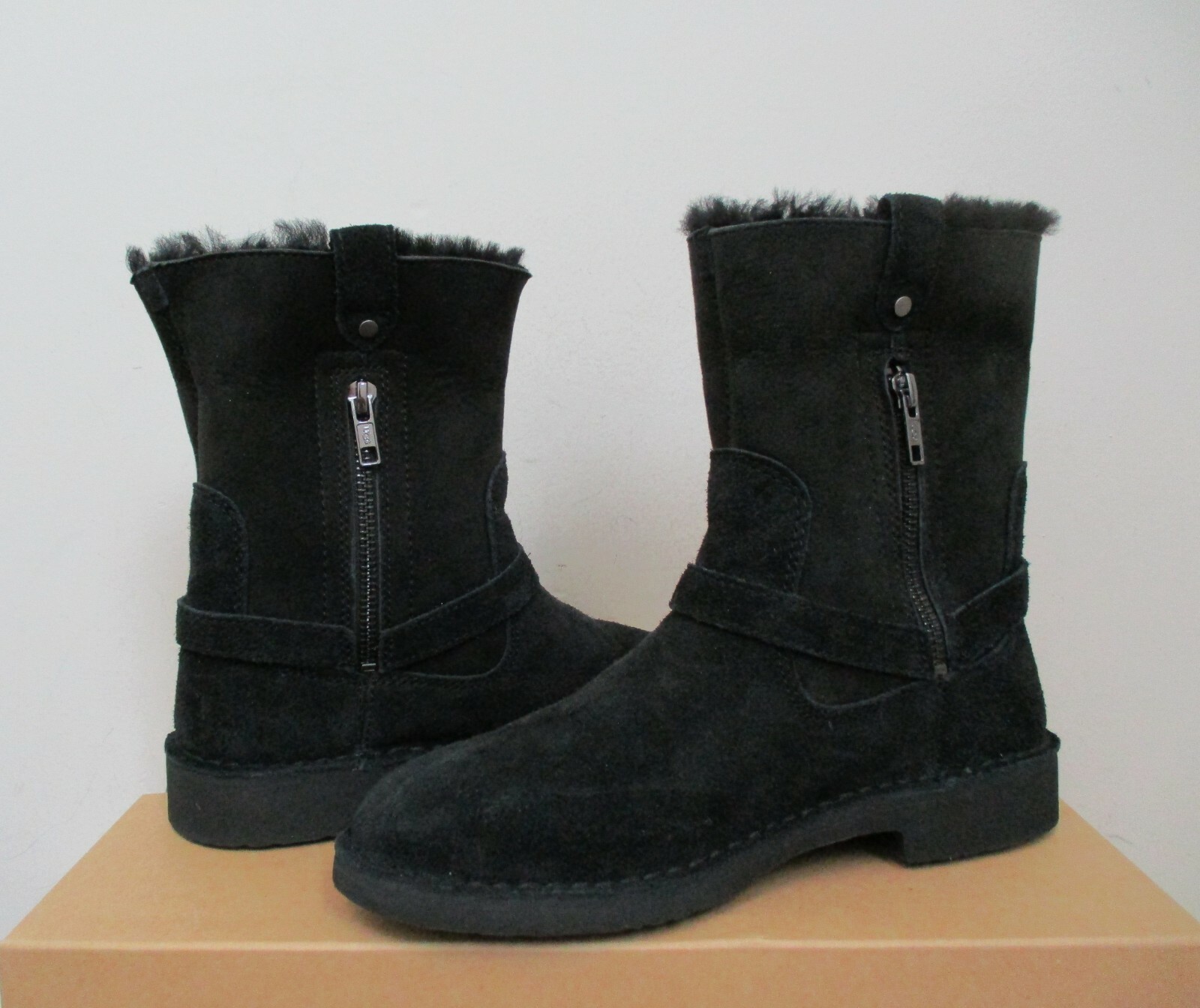 Ugg Women's AVELINE Short Harness Boot 