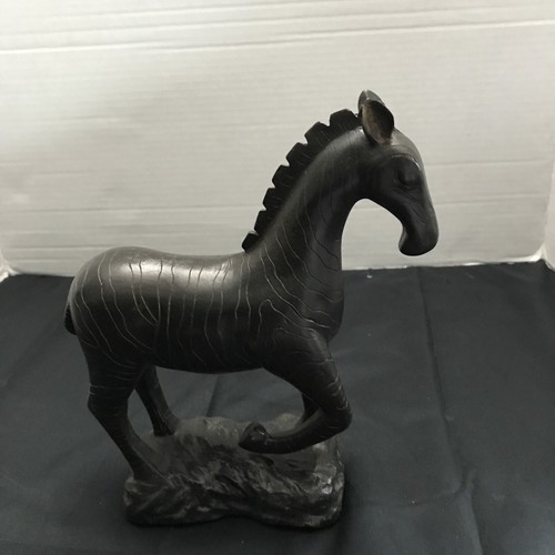Wood carved Zebra - Picture 2 of 5