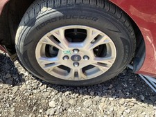 Wheel 15x6 Aluminum 5 Split Spokes Painted Oem 14-16 Fiesta 1384326 Wheel 15x6 Aluminum 5 Split Spokes Painted Oem 14-16 Fiesta 1384326