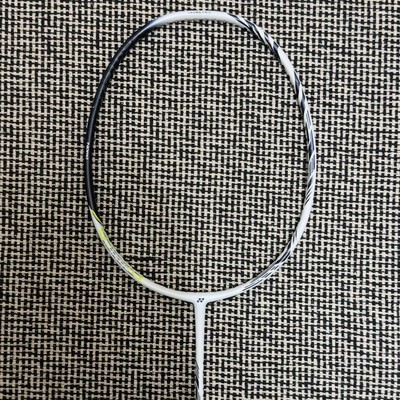 Astrox 99 Pro 2gen Kento Momota el 4U5