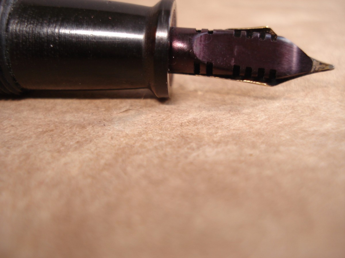 Stylo Plume Ancien Bayard Le Capostyl 835, Longueur 13,8 Cm, à Restaurer