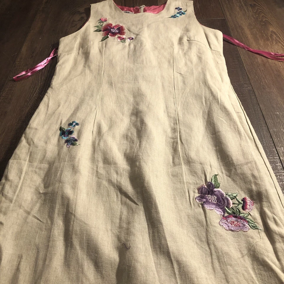 Vestido feminino vintage bordado floral bege linho com flores coloridas tamanho 6. - Imagem 2 de 4