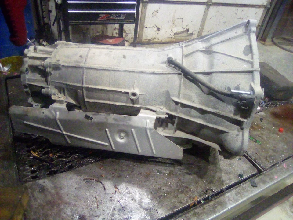 2019 Chevrolet Silverado 1500 Transmission 3108984 - Image 2 of 4