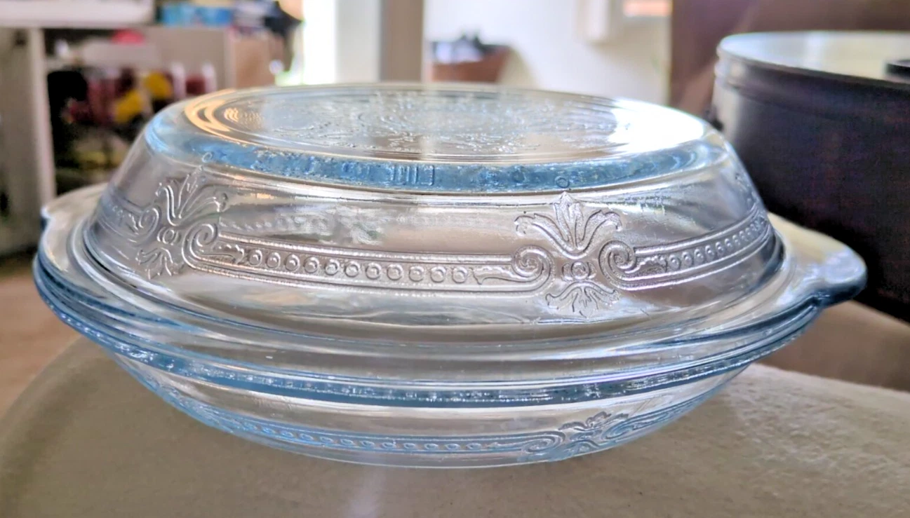 2~Vintage Fire king Sapphire Blue Philbe Glass * Pie Plate & Lid* Casserole Dish
Opens in a new wind