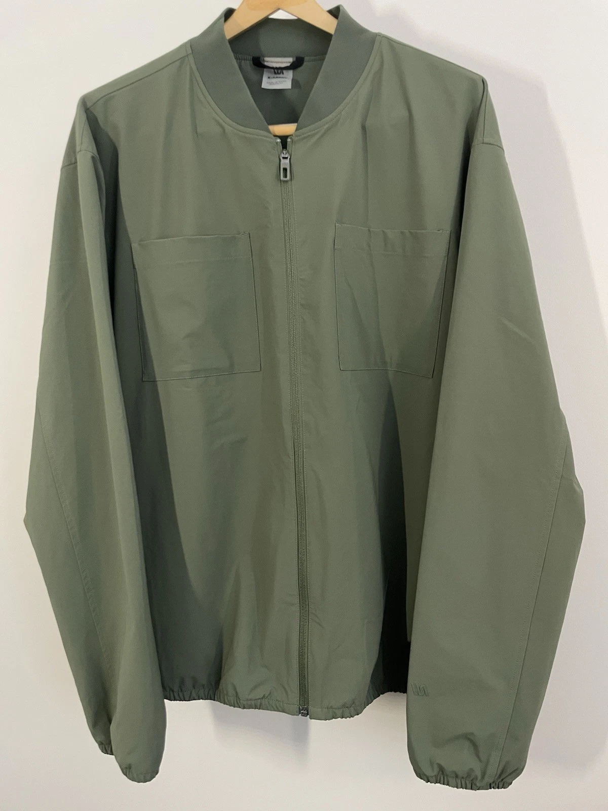 VRST Men's L Bomber Lightweight Tech Jacket Full Zip Olive Green Performance
Opens in a new window o
