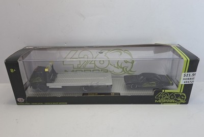 M2 Machines 426 Crate Mopar 1970 Dodge L600 & 1970 Dodge Super Bee Hemi