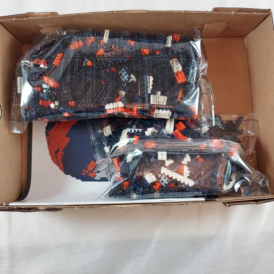 NFL Denver Broncos BRXLZ Equipo Casco 3D Construcción Juguete 1394 Piezas Edades 12+ Foto 4 de 4