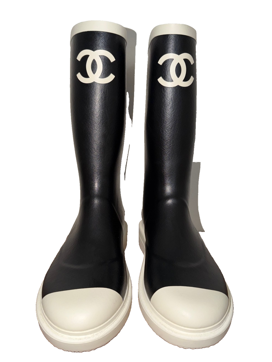Chanel 26C Black White Caoutchouc CC Logo High Pull On Rubber Rain