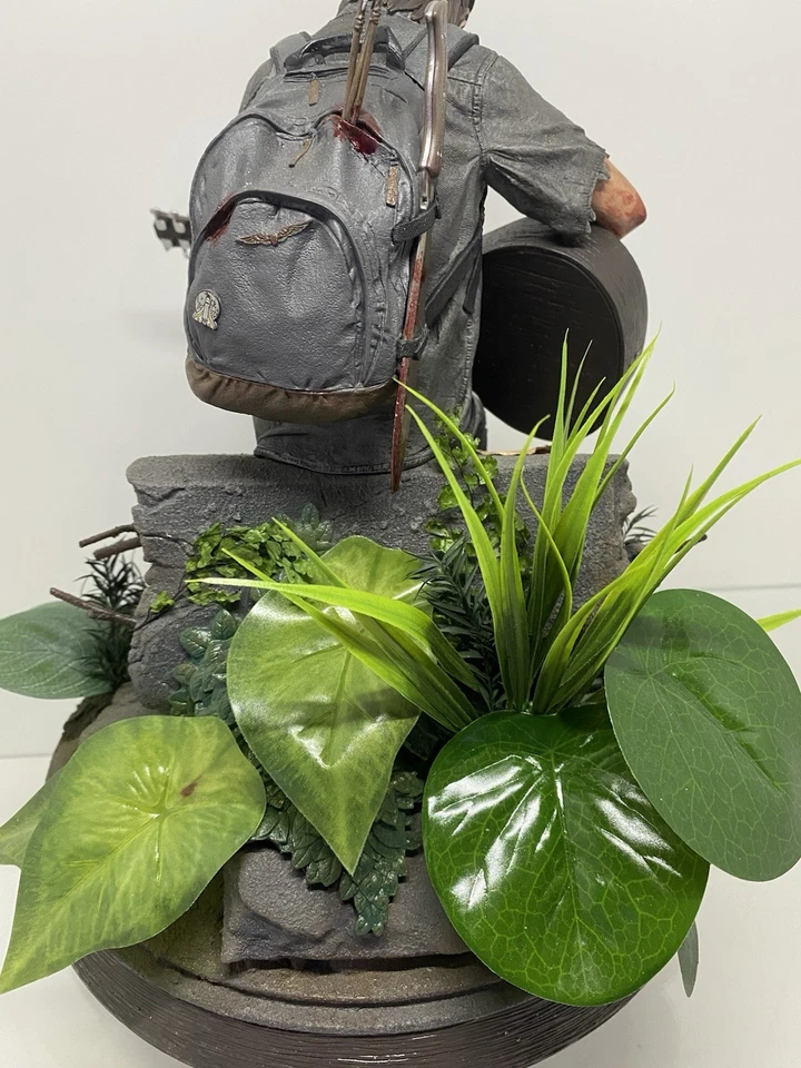 Figurine Statue Ellie The Last Of Us Part 2 édition collector - Photo 4/4