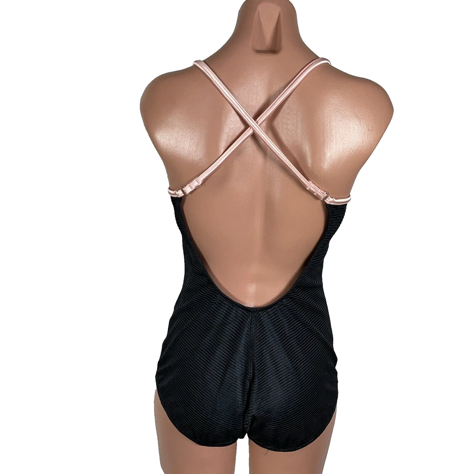 Traje de baño Southpoint para mujer 16 acanalado negro rosa satinado de una pieza espalda baja vintage Foto 2 de 4