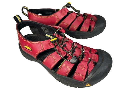 KEEN Newport Sandal Big Kids SIZE 5 Closed Toe Waterproof Hiking Red Rubber Shoe