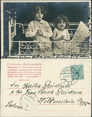Ansichtskarte  Fotokunst Junge und Mdchen betend im Kinderbett 1904
