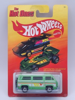 Hot Wheels 2011 The Hot Ones - Volkswagen Sunagon - Blackwall Wheels Light Green