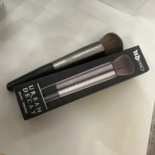 URBAN DECAY Pro Collection Optical Blurring Brush F-105 100% Authentic