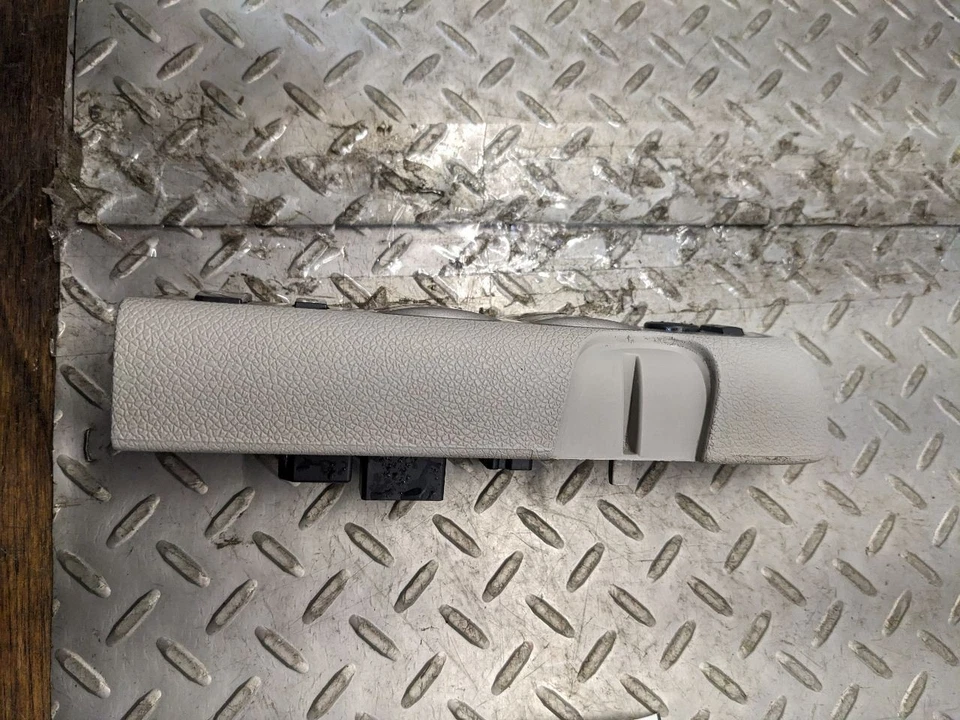 Driver Front Door Switch Driver's Master Fits 07-14 SIERRA 2500 PICKUP 1092833 - Image 4 of 4