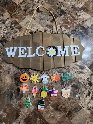 Interchangeable Welcome Sign With 16 Characters