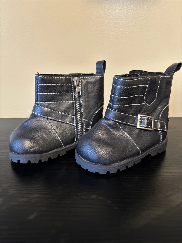 Disney Mickey Mouse Niñas 6-12 Meses Negro Imitación Cuero Cremallera Botas Nuevas sin Etiquetas Foto 2 de 4