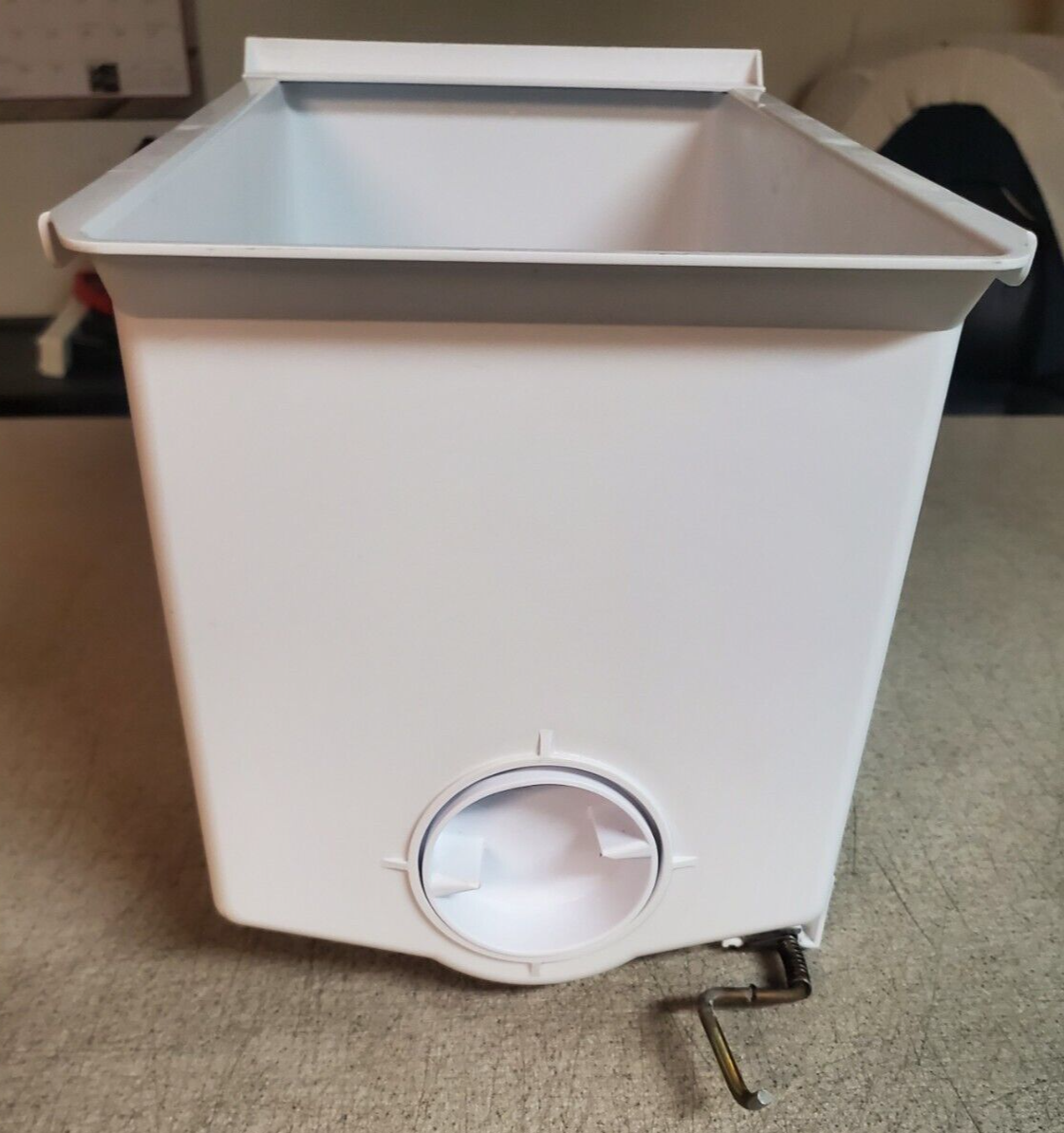 Whirlpool Kenmore Refrigerator Ice Container Bin WPW10312301 W10312301
