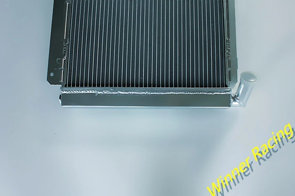 RADIADOR Y MANGUERA DE AGUA PARA BMW SERIE E10 02 1600/1800/2002/2002ti/tii M10 66-76 Foto 4 de 4