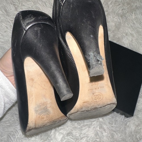 CHANEL CLASSIC POMPE PUNTA ROTONDA IN PELLE D'AGNELLO BREVETTATA TACCO 36,5 (DANNEGGIATE) - Foto 4 di 10