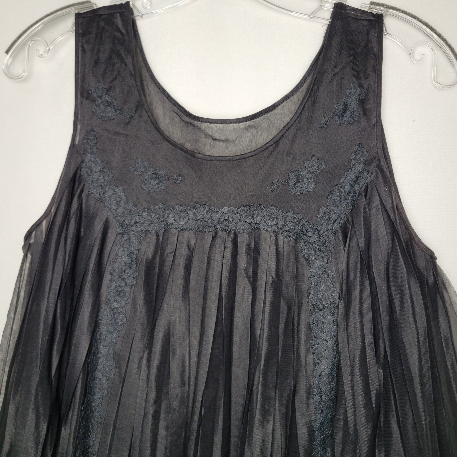 Vintage Carol Brent Women’s Medium Sleeveless Nylon Nightgown Black Pleated