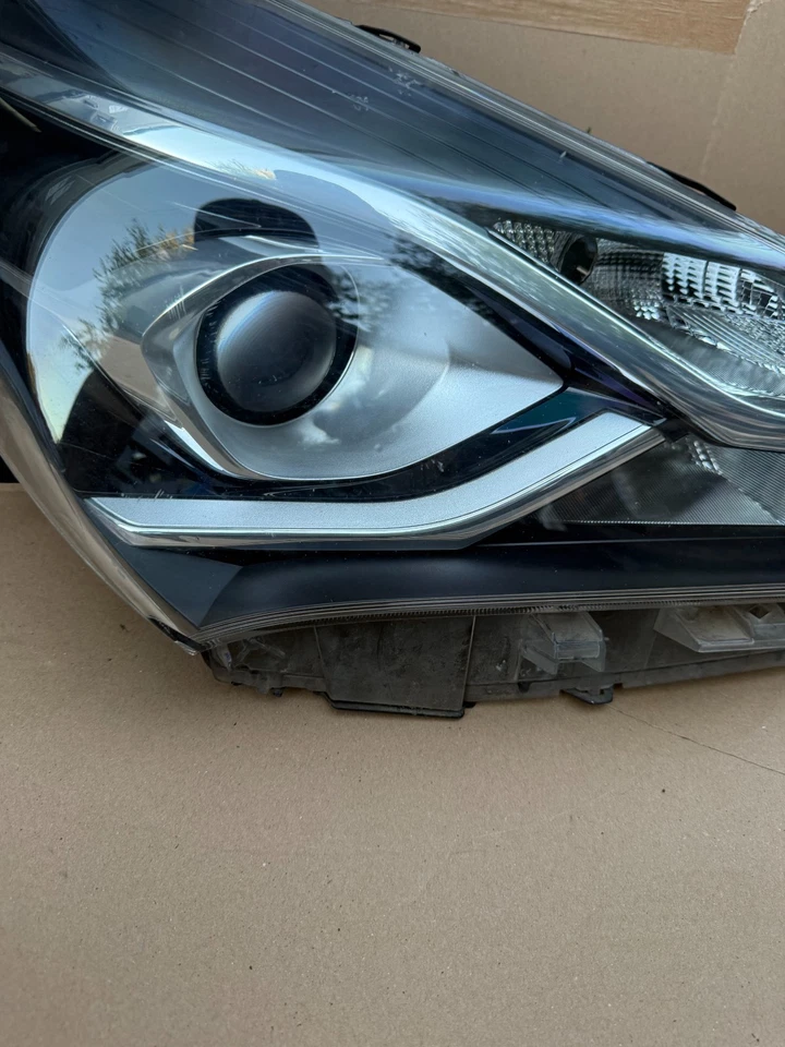 Scheinwerfer Rechts Headlight Toyota Yaris 3 III 2017- Original Koito 0D-197 - Bild 3 von 4