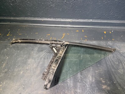 96-02 BMW Z3 ROADSTER FRONT PASSENGER RIGH SIDE QUARTER PANEL WINDOW GLASS OEM