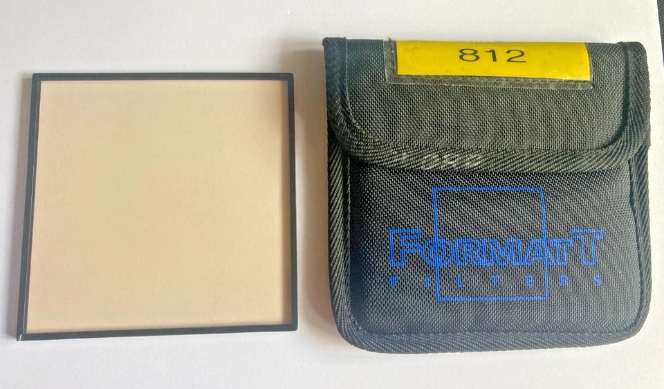 4x4 Filter - 812 Warming Filter with pouch - One Formatt UK 100mm x 100mm - Image 2 of 4