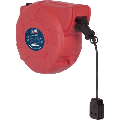 15m einziehbares Kabeltrommelsystem - 1 x 230V Steckdose - Zug- und Löseaktion